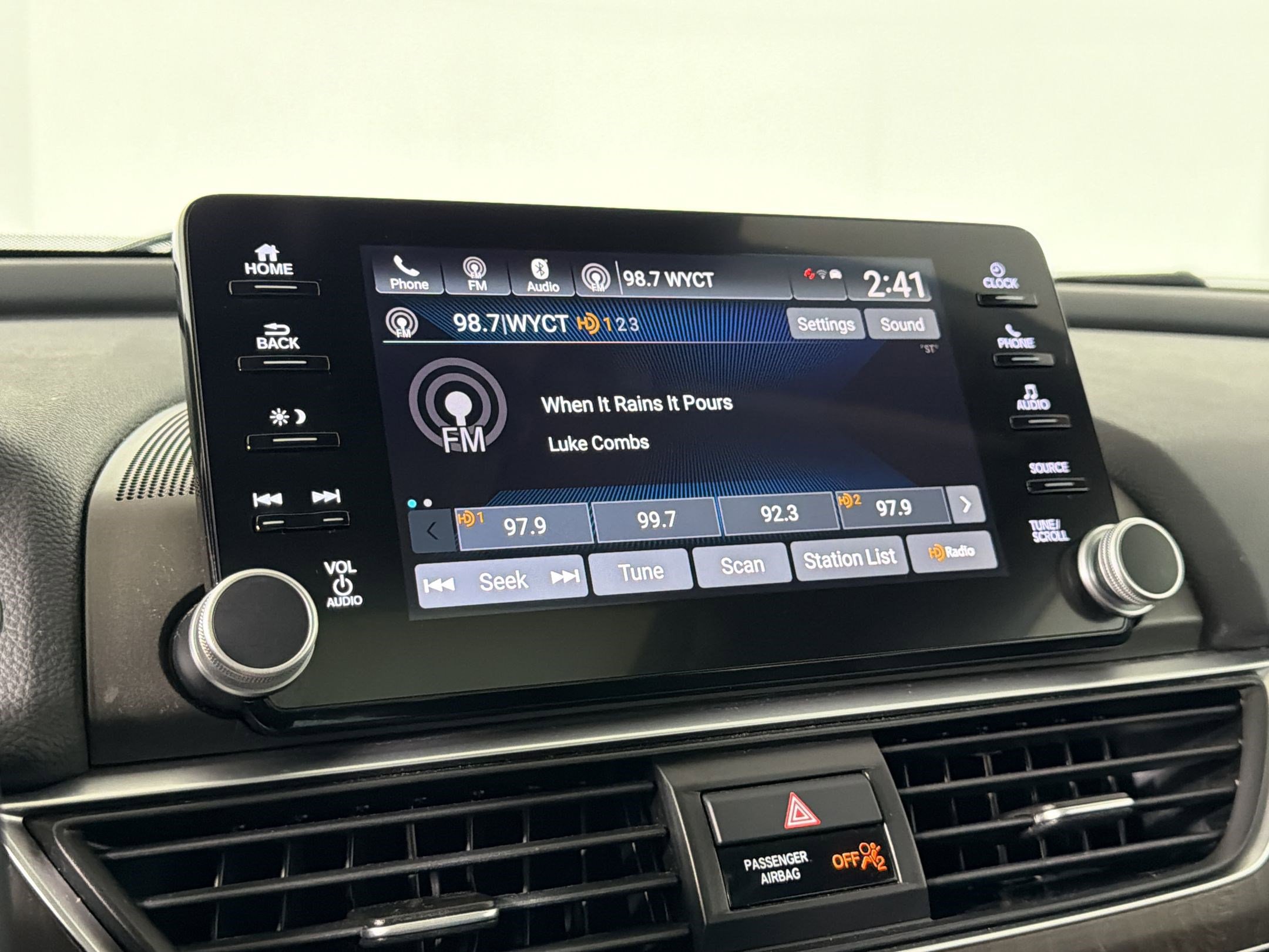 Used 2019 Honda Accord EX-L image 22
