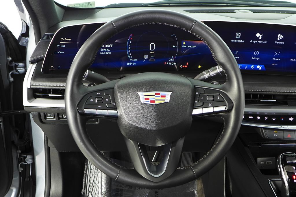 Used 2025 Cadillac XT4 Premium Luxury FWD image 27