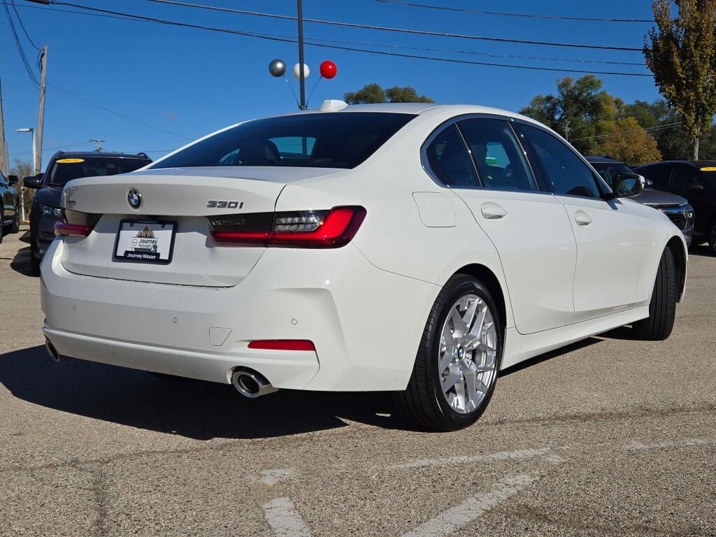 Used 2025 BMW 330i xDrive Sedan image 14