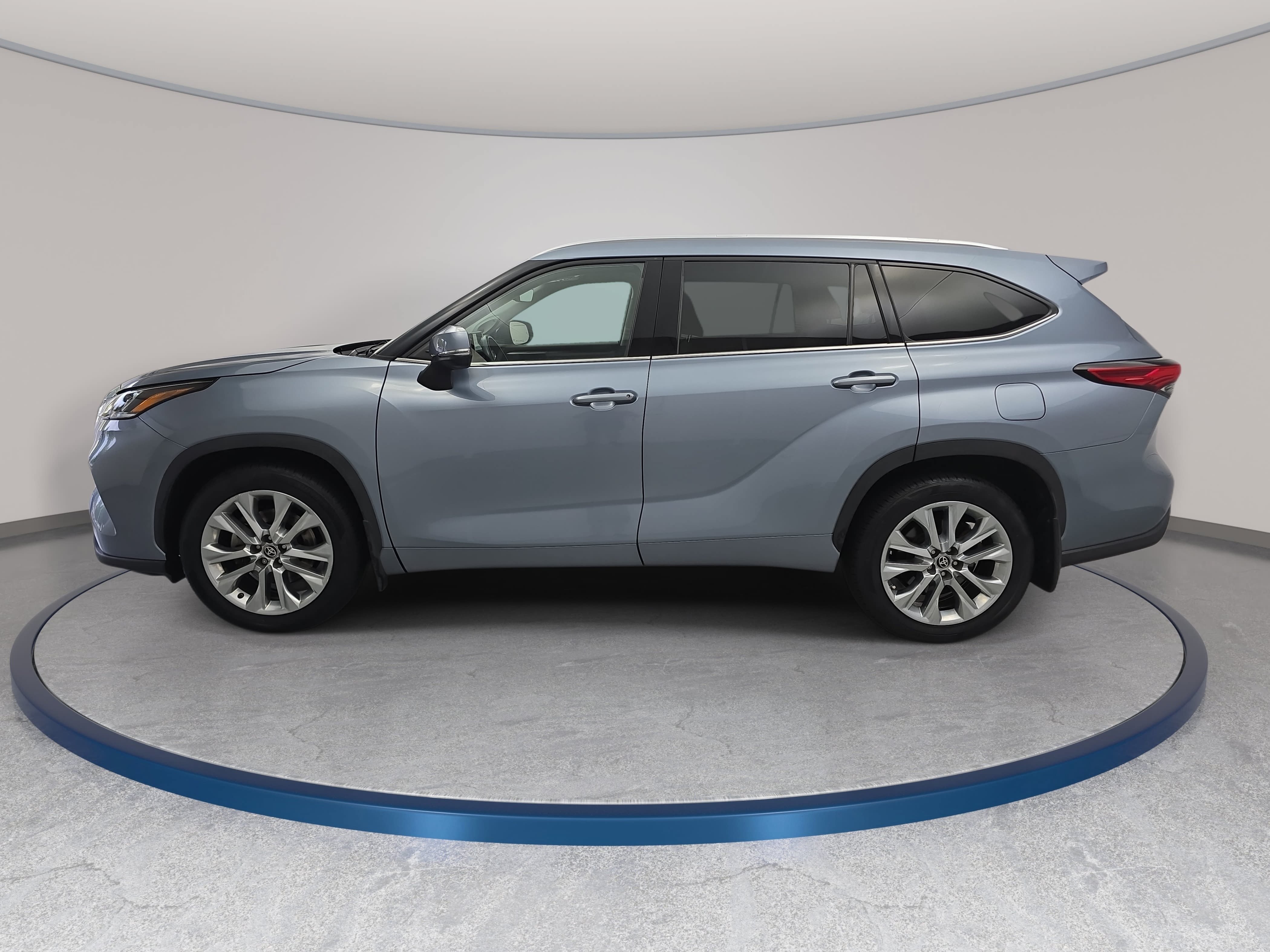 Used 2022 Toyota Highlander Limited AWD/4WD image 8