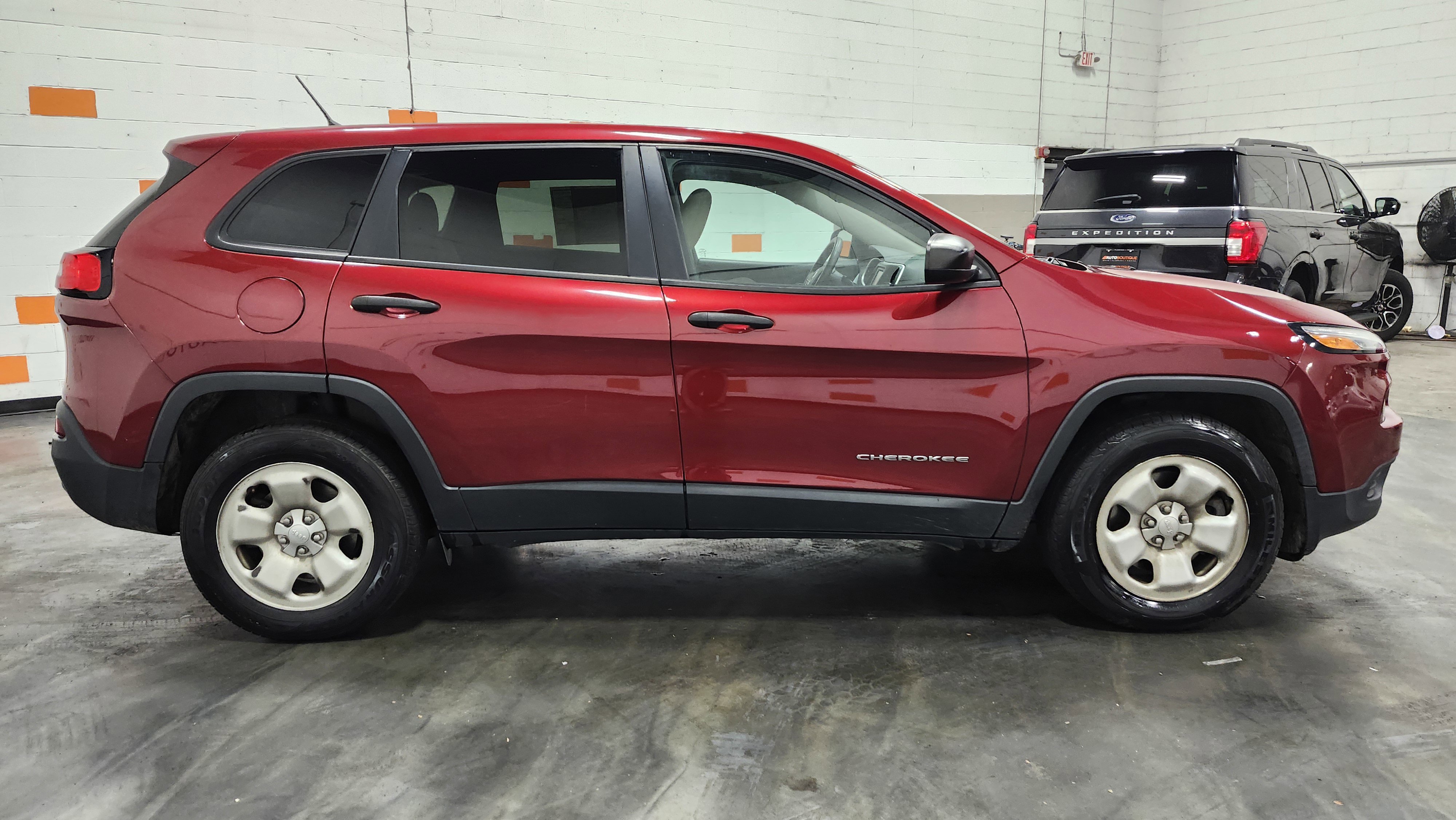 Used 2017 Jeep Cherokee Sport w/ Safety Group image 15
