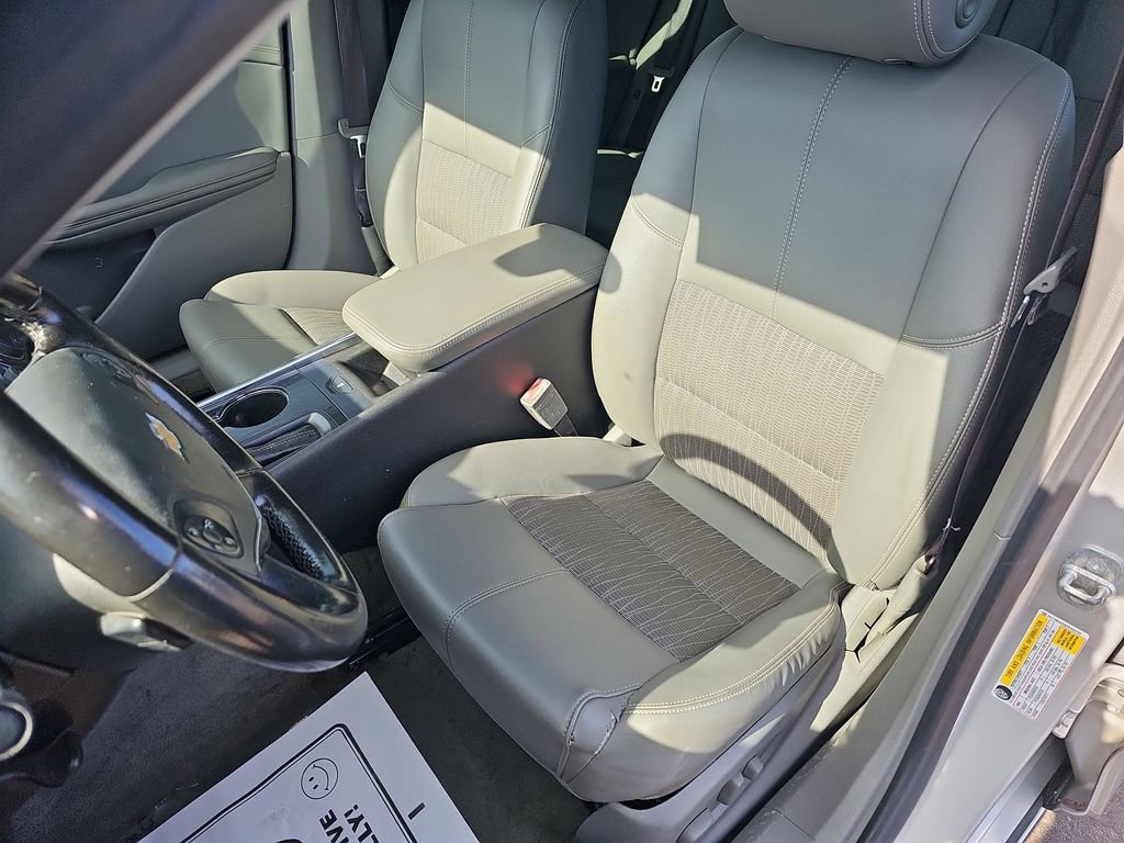 Used 2017 Chevrolet Impala LT image 19