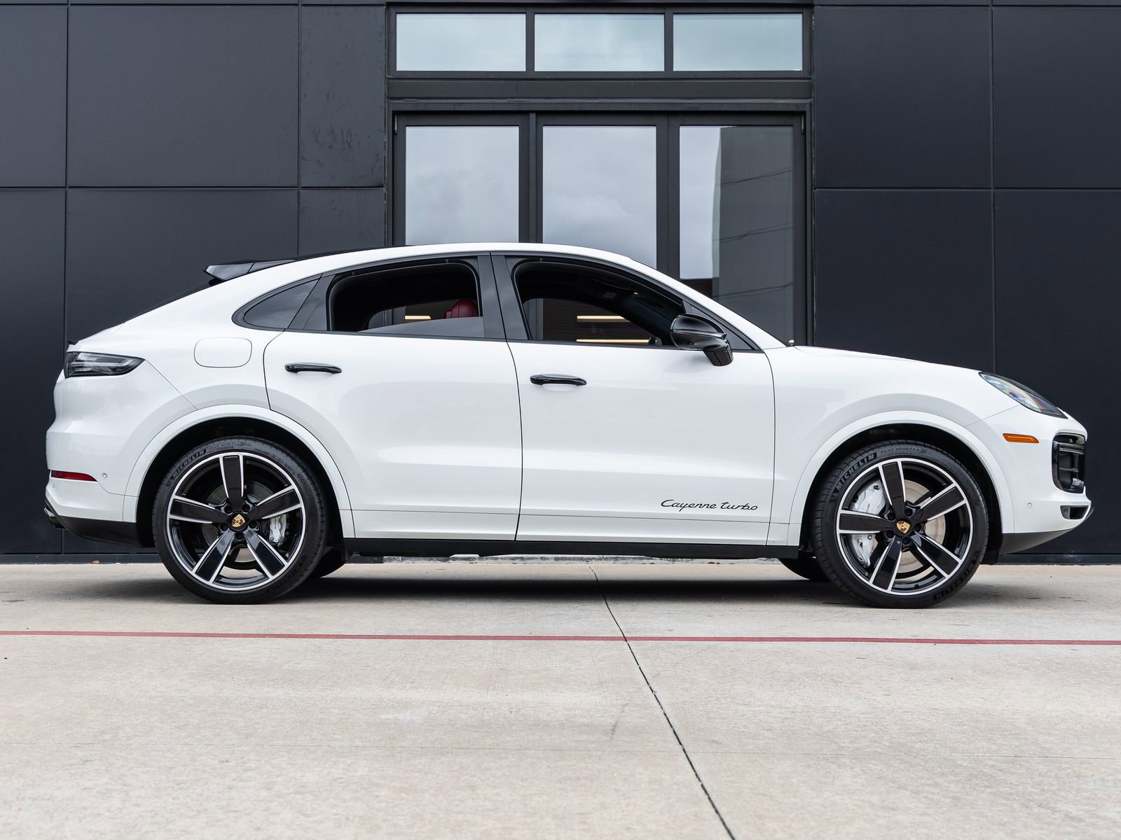 Certified 2023 Porsche Cayenne Turbo AWD/4WD image 12