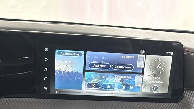 Certified 2025 Nissan Kicks SR image 24