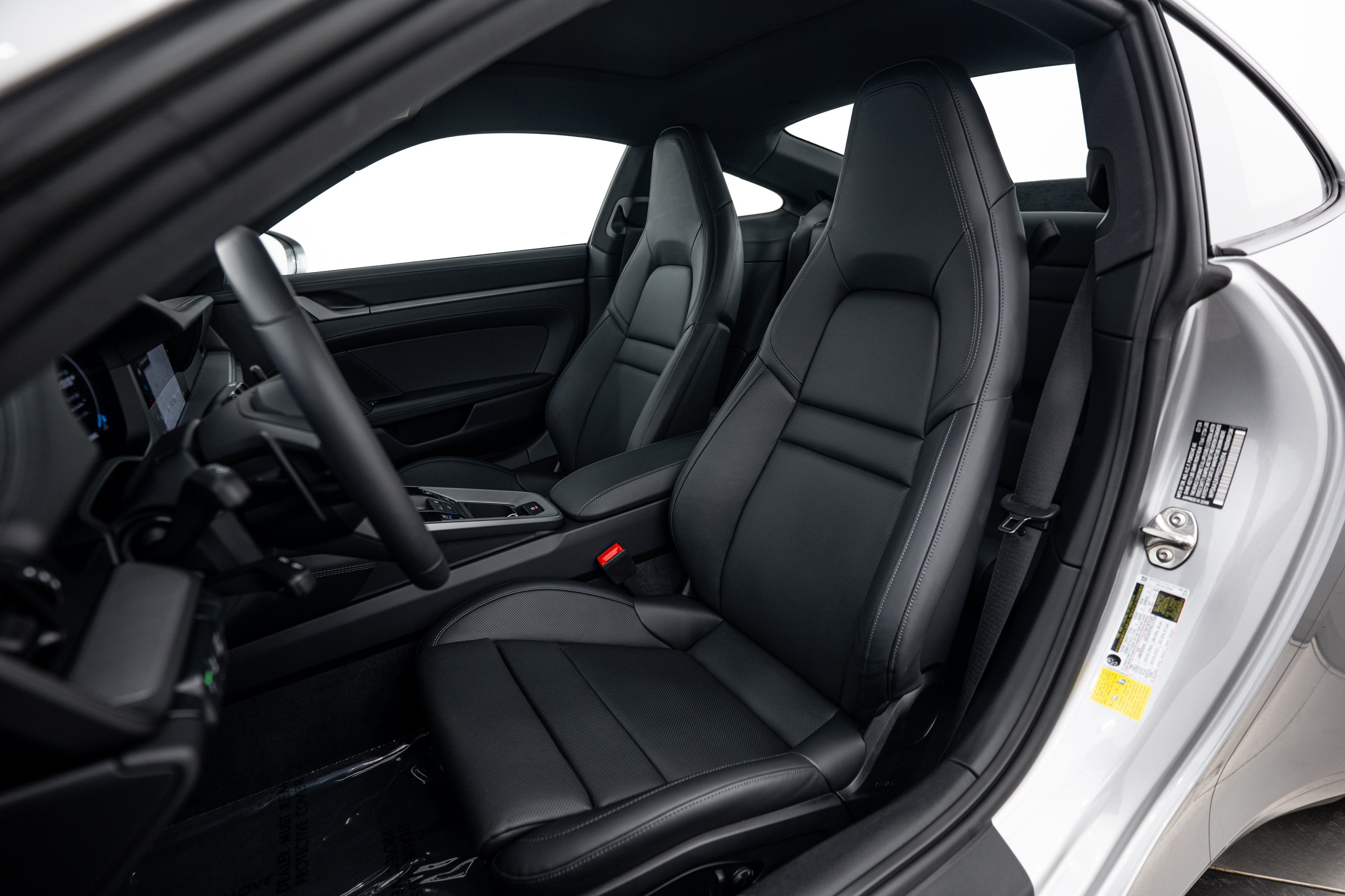 Certified 2025 Porsche 911 Carrera RWD image 5