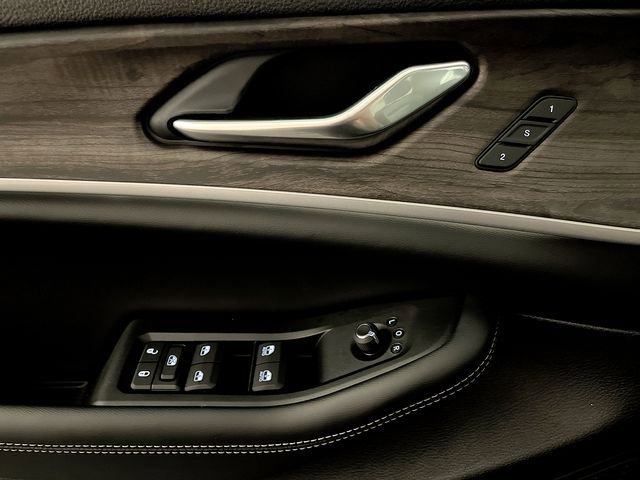 New 2025 Jeep Grand Cherokee L Limited image 13