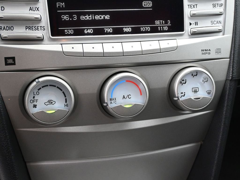 Used 2010 Toyota Camry SE image 14