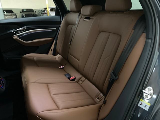 Used 2024 Audi Q8 e-tron Premium Plus w/ Premium Plus Package AWD/4WD image 74