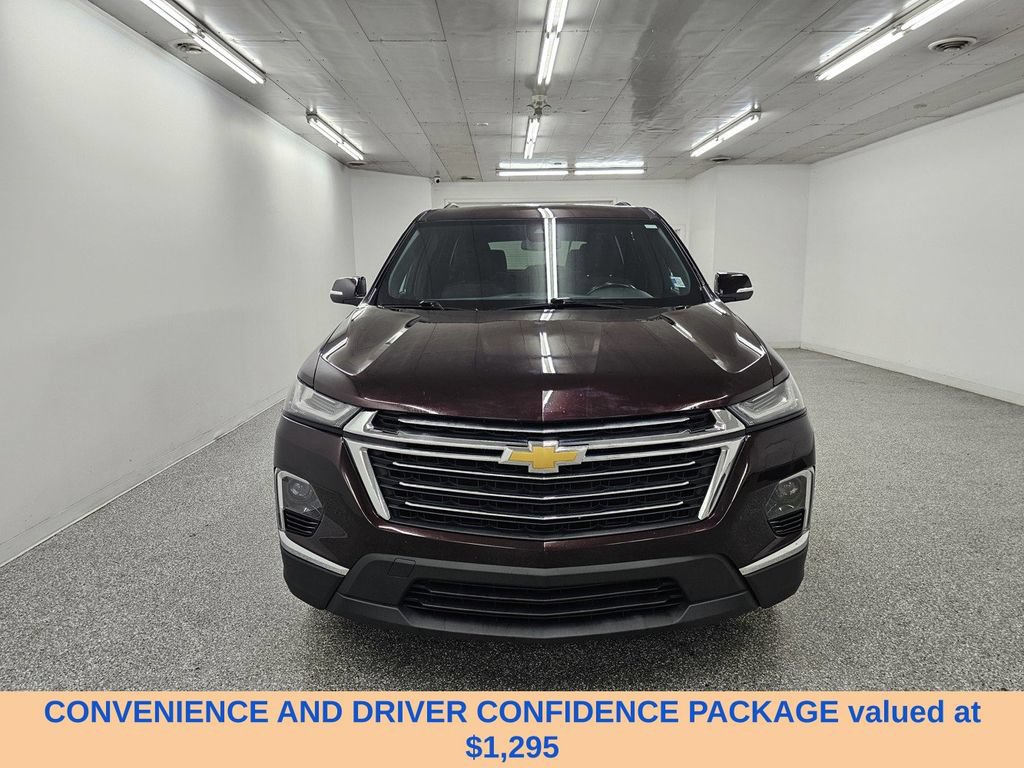 Used 2022 Chevrolet Traverse LT FWD image 2