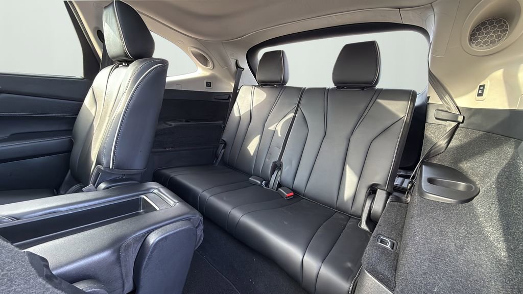 Used 2023 Acura MDX SH-AWD w/ Advance Package image 14