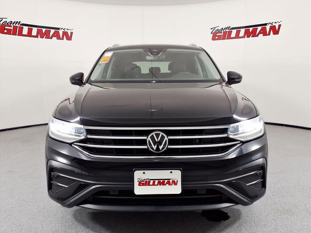 Used 2022 Volkswagen Tiguan SE image 2