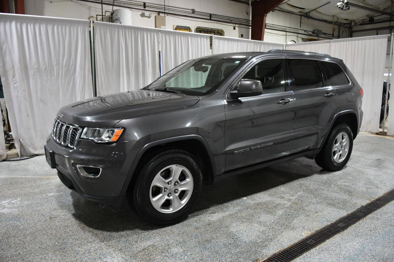 Used 2017 Jeep Grand Cherokee Laredo w/ Quick Order Package 23E AWD/4WD image 27