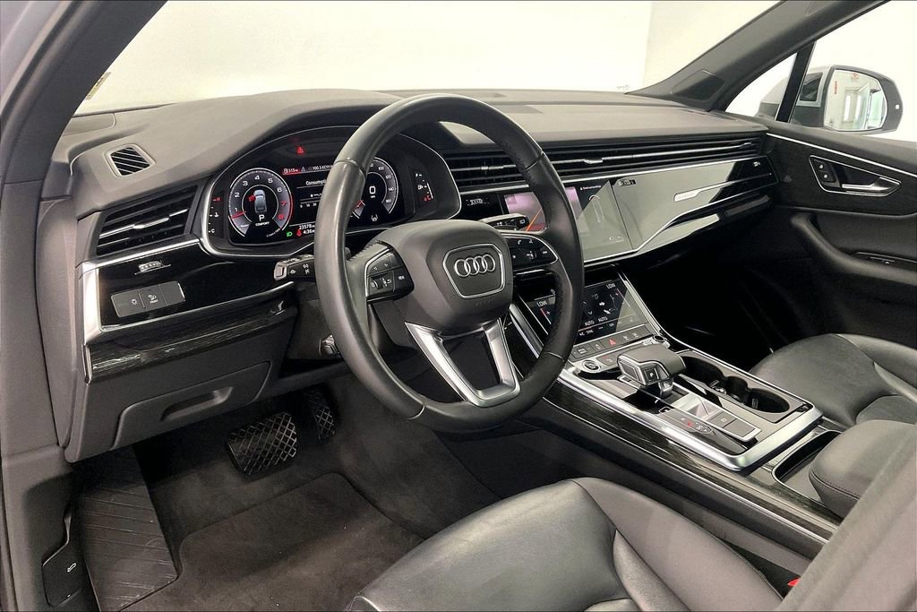 Used 2022 Audi Q7 3.0T Premium Plus w/ Premium Plus Package AWD/4WD image 16