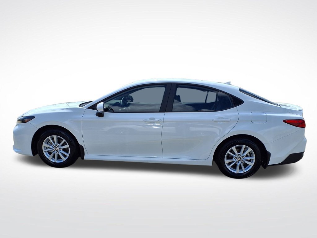Used 2025 Toyota Camry LE FWD image 11