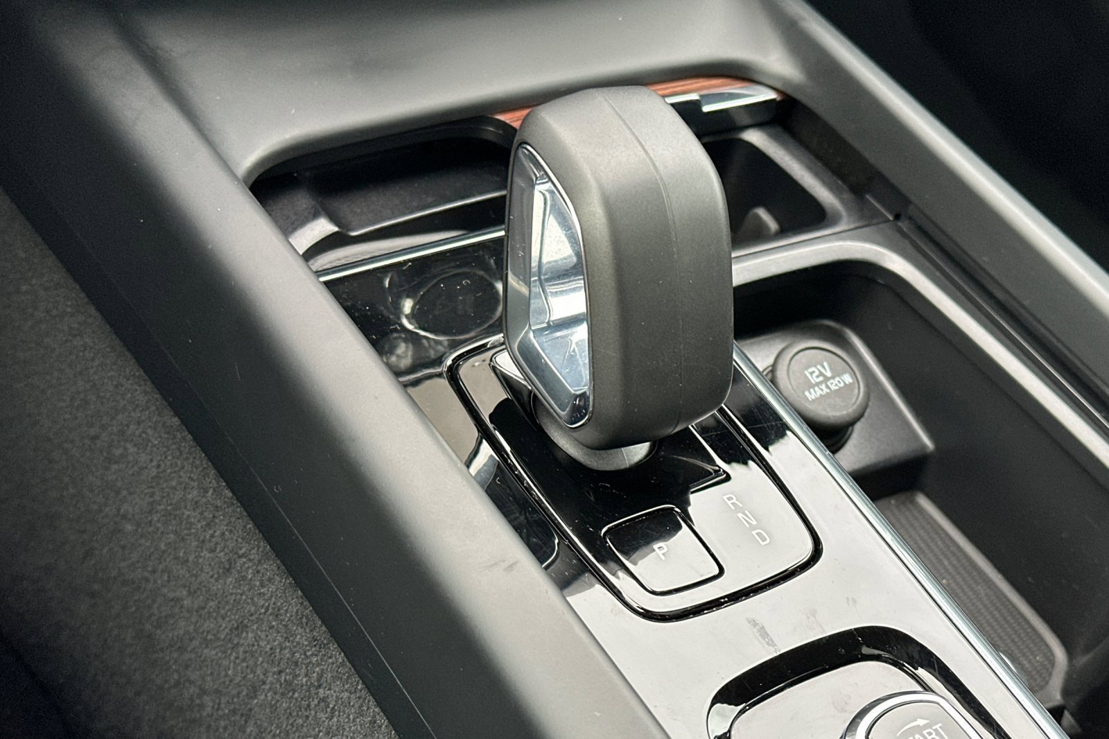 Used 2025 Volvo V60 B5 Cross Country Plus image 23