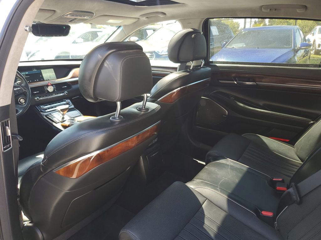 Used 2017 Genesis G90 3.3T Premium image 15