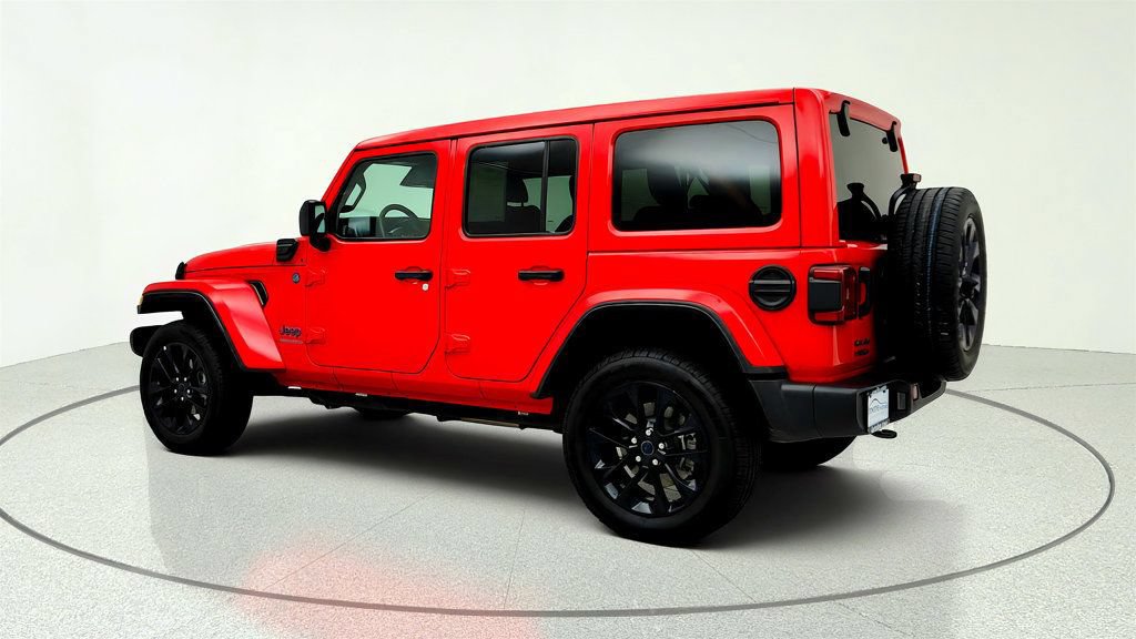 Used 2025 Jeep Wrangler Unlimited Sahara w/ Safety Group AWD/4WD image 7