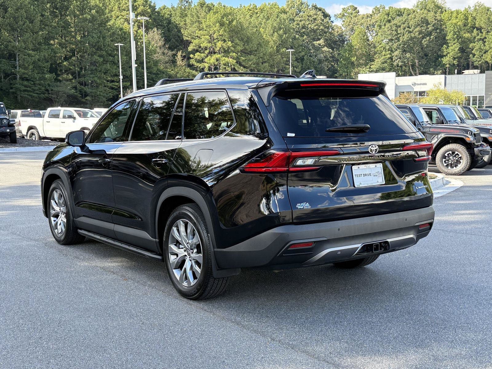 Used 2024 Toyota Grand Highlander FWD image 3