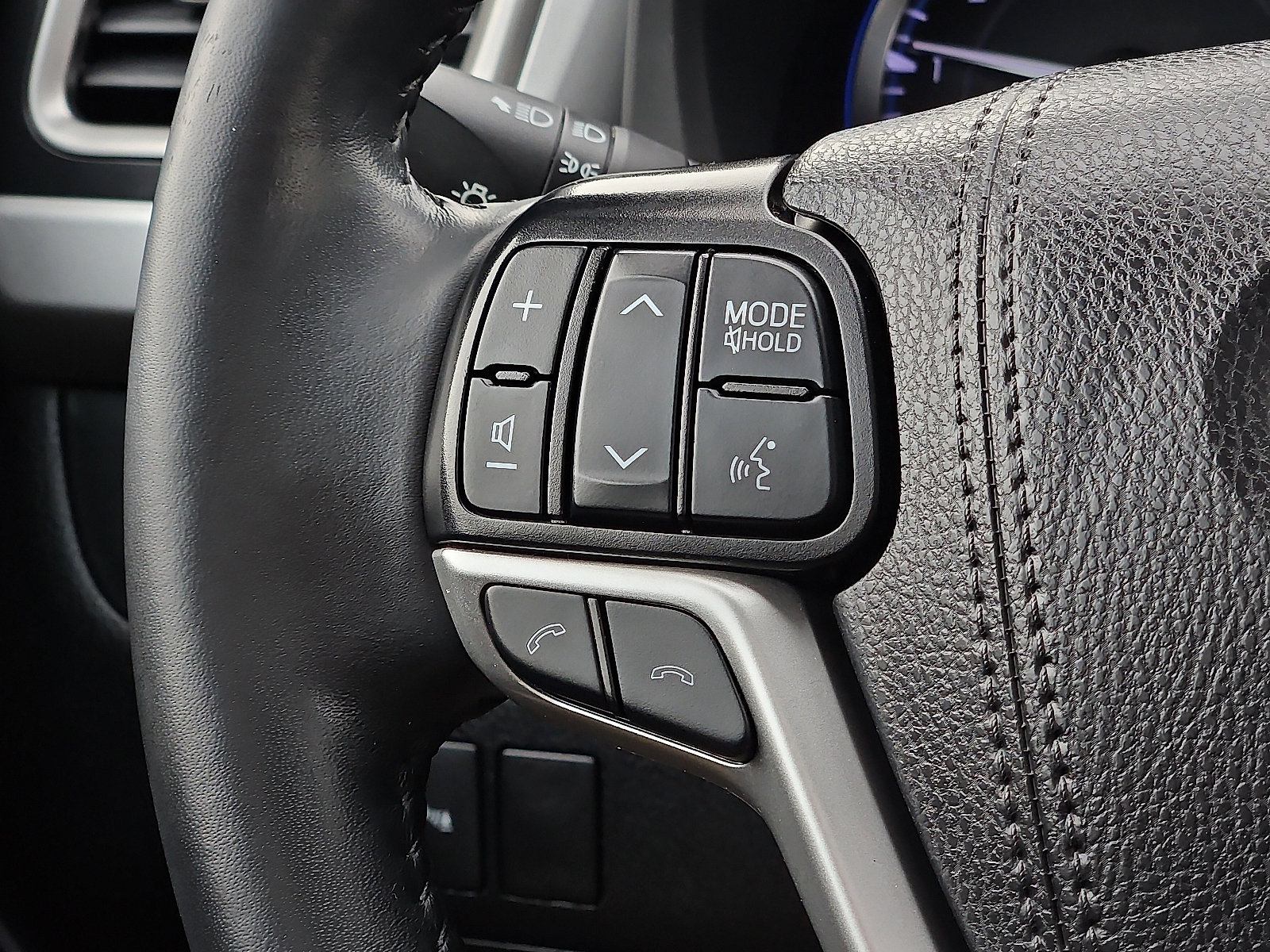 Used 2019 Toyota Highlander Limited image 22