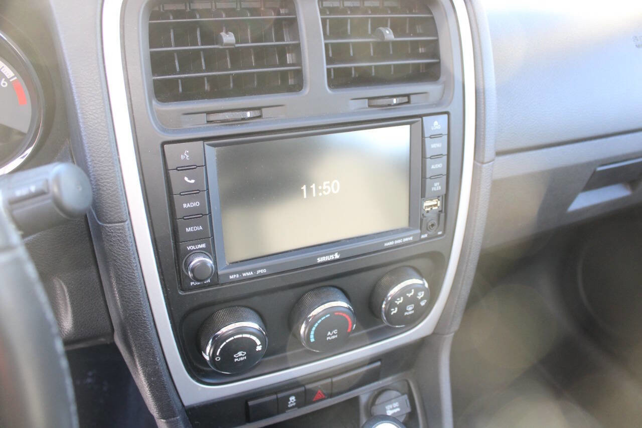 Used 2011 Dodge Caliber Heat w/ Premium Sound Group image 15
