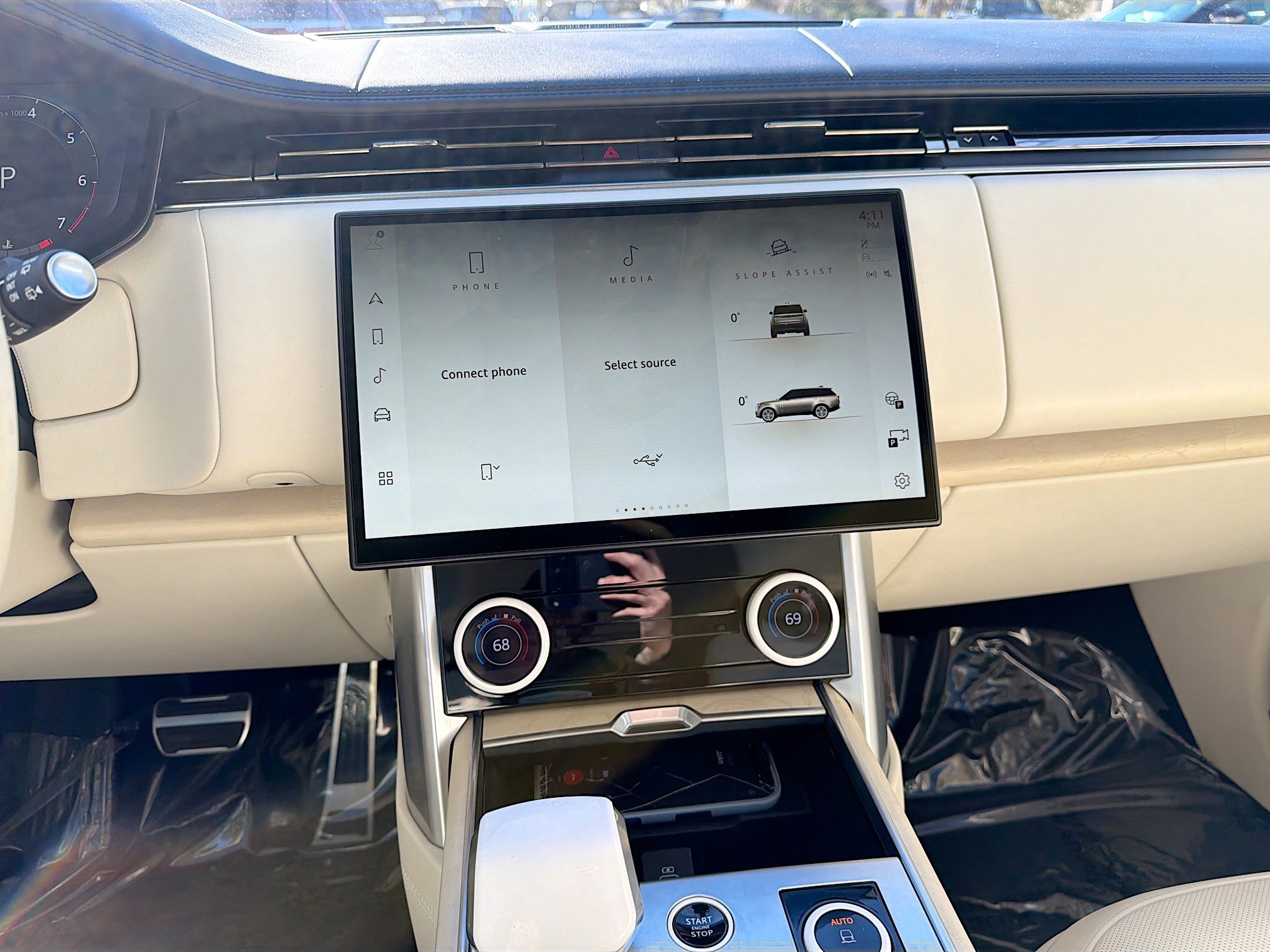 Used 2023 Land Rover Range Rover SV image 20