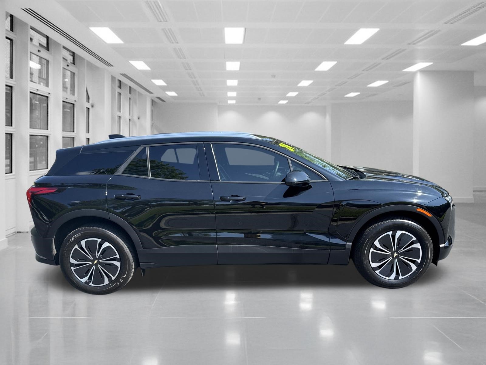 Used 2024 Chevrolet Blazer EV LT AWD/4WD image 4