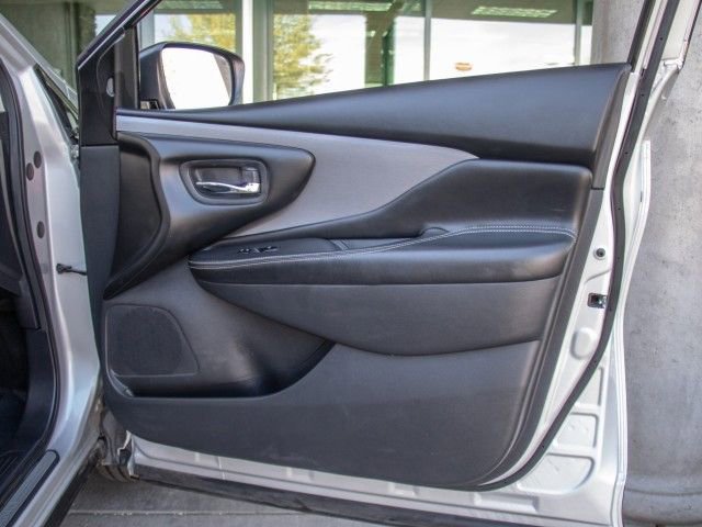 Used 2023 Nissan Murano SV AWD/4WD image 19