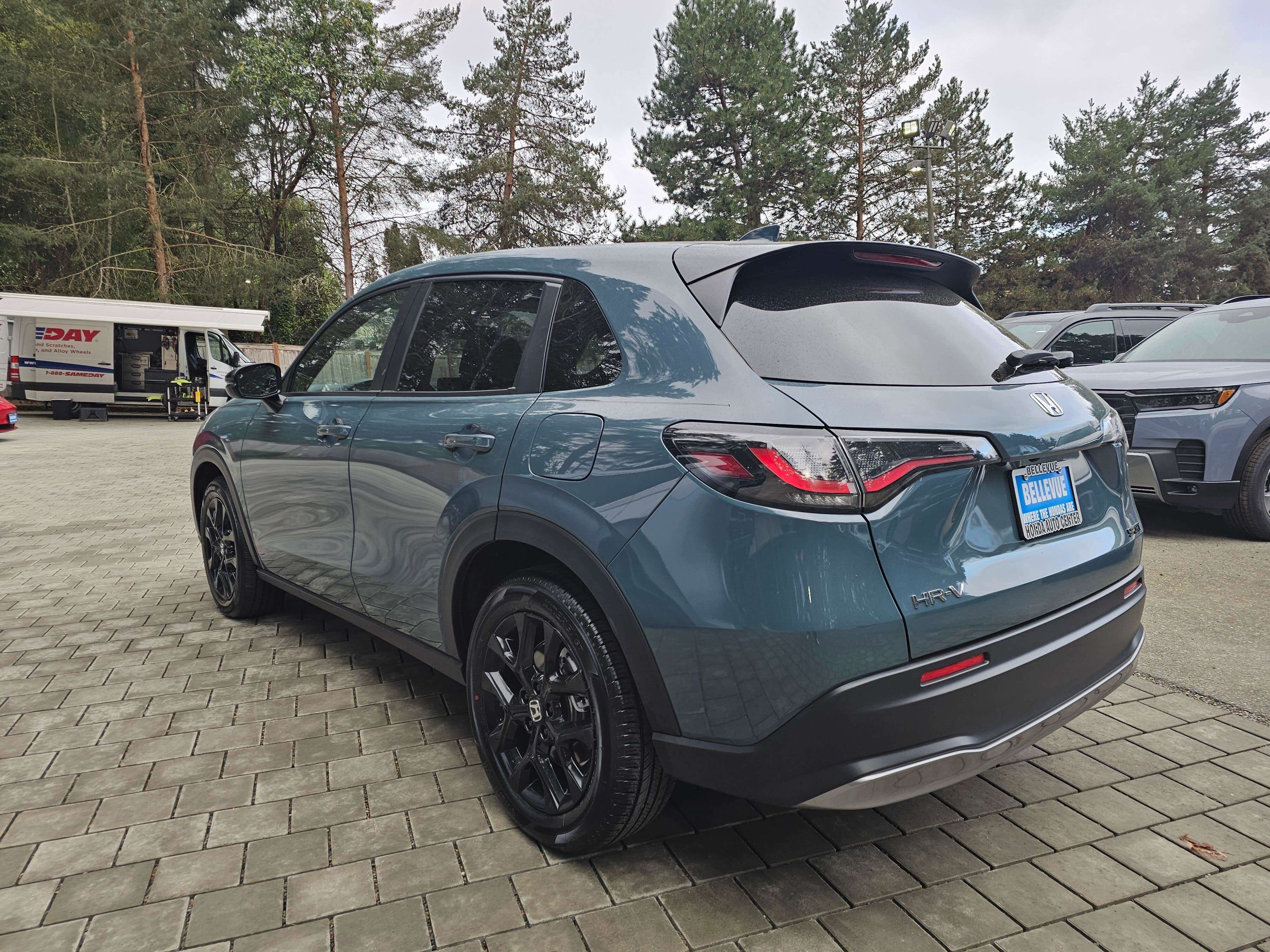 Certified 2025 Honda HR-V Sport image 5