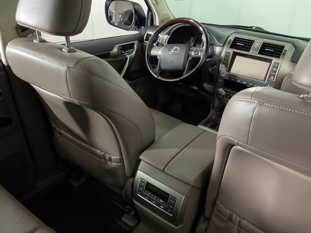 Used 2015 Lexus GX 460 Luxury w/ Preferred Accessory Package AWD/4WD image 30