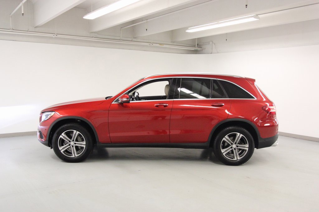 Used 2017 Mercedes-Benz GLC 300 4MATIC image 7