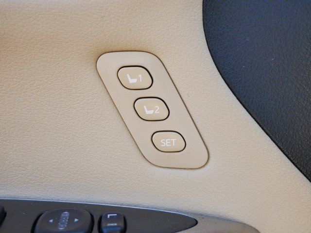 Used 2014 Toyota Avalon Limited FWD image 15