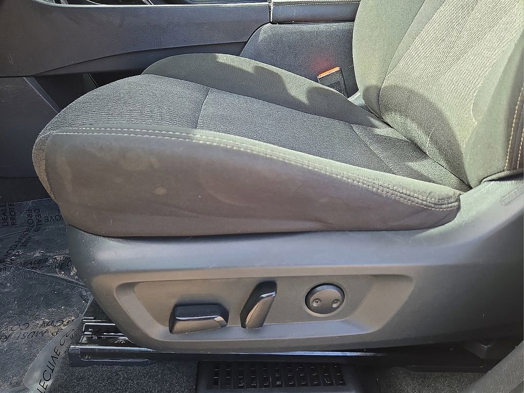 Used 2024 Nissan Rogue SV image 24