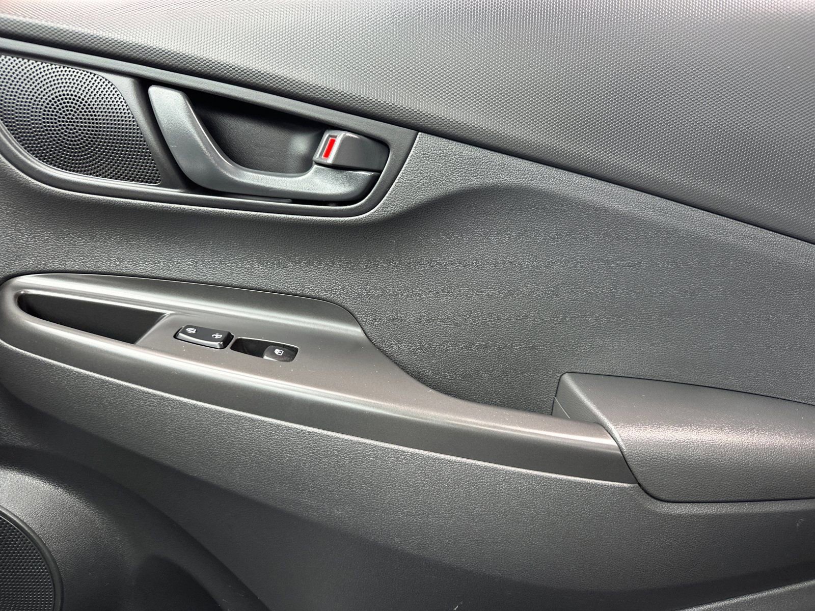 Used 2021 Hyundai Kona SEL Plus AWD/4WD image 19