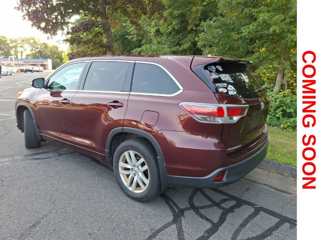 Used 2014 Toyota Highlander LE AWD/4WD image 4