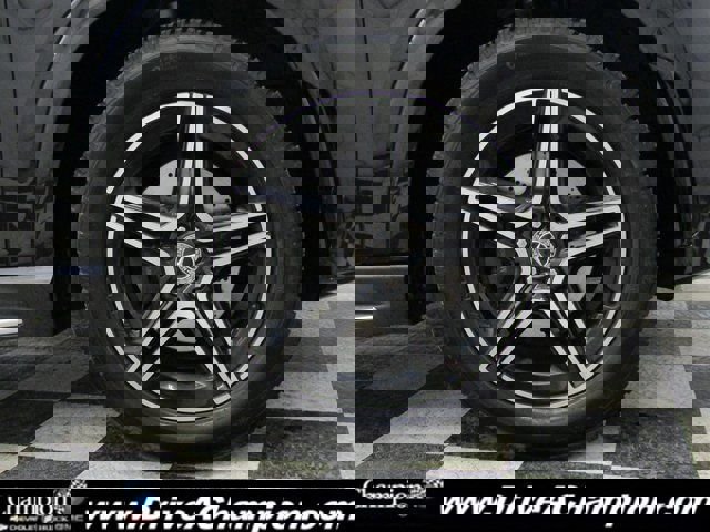 Used 2020 Mercedes-Benz GLE 350 4MATIC image 3