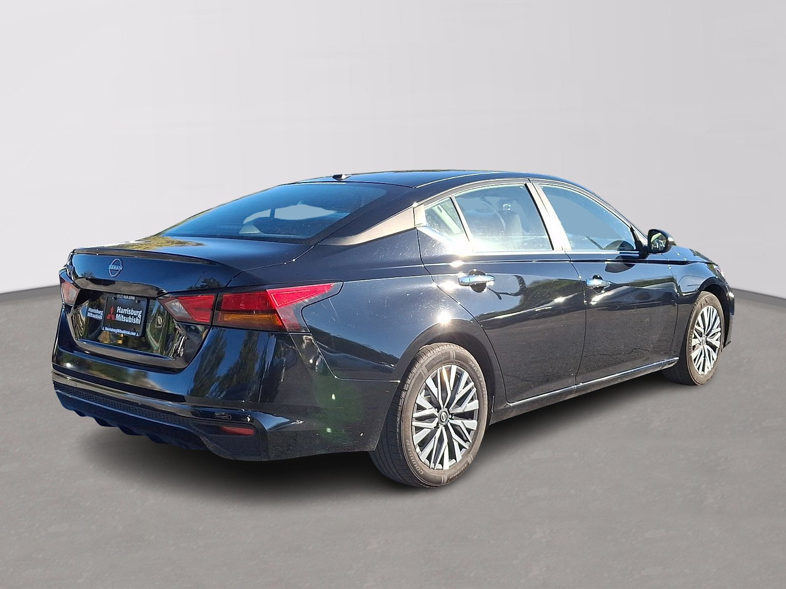 Used 2025 Nissan Altima 2.5 SV FWD image 6