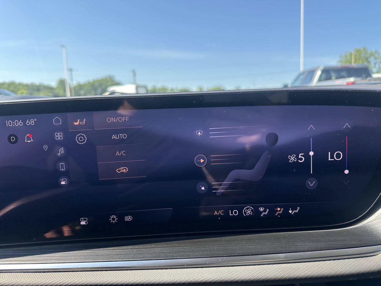 Used 2024 Buick Envision Preferred AWD/4WD image 27