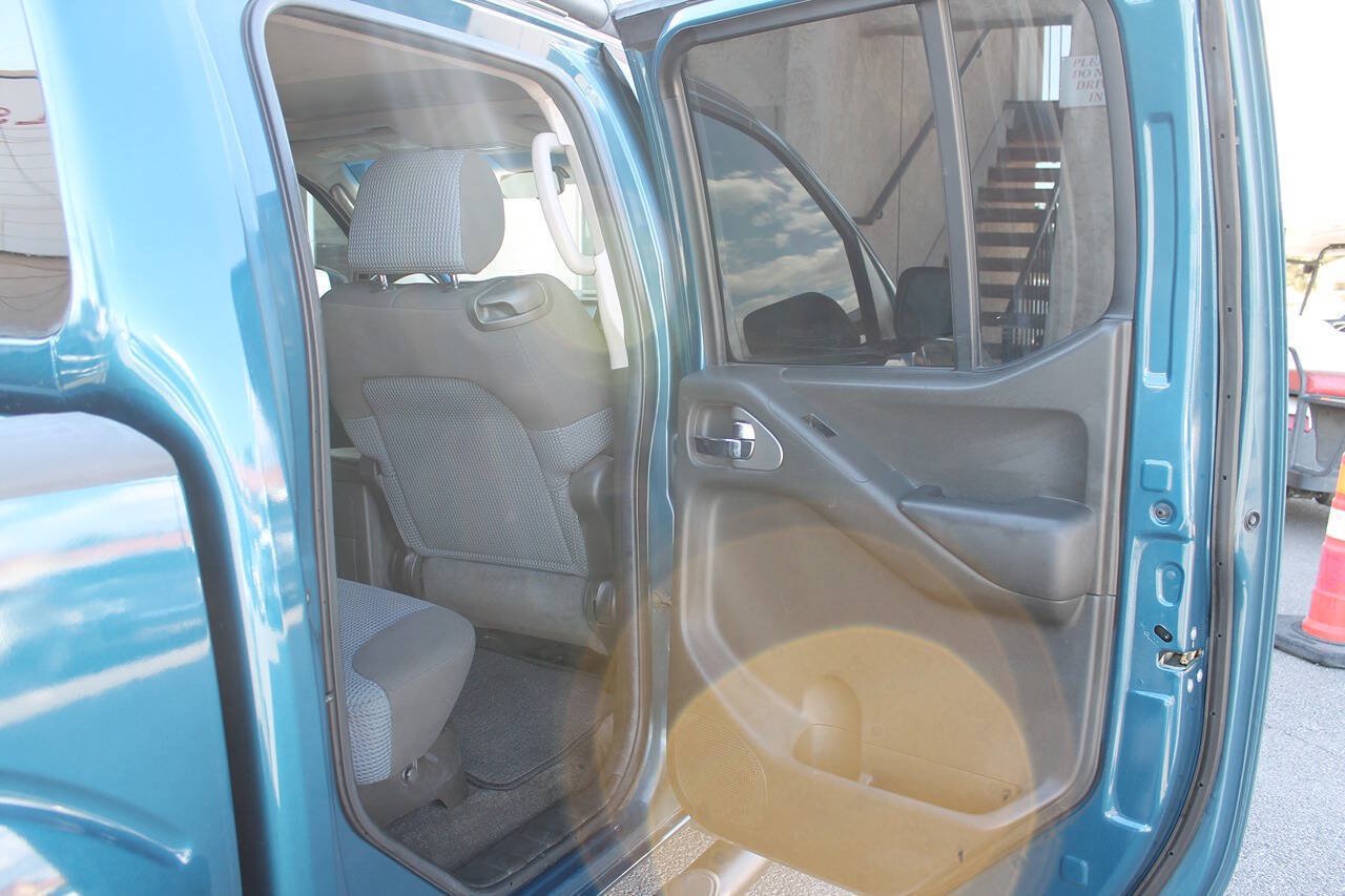 Used 2005 Nissan Frontier NISMO w/ (J01) Sunroof Pkg RWD image 27
