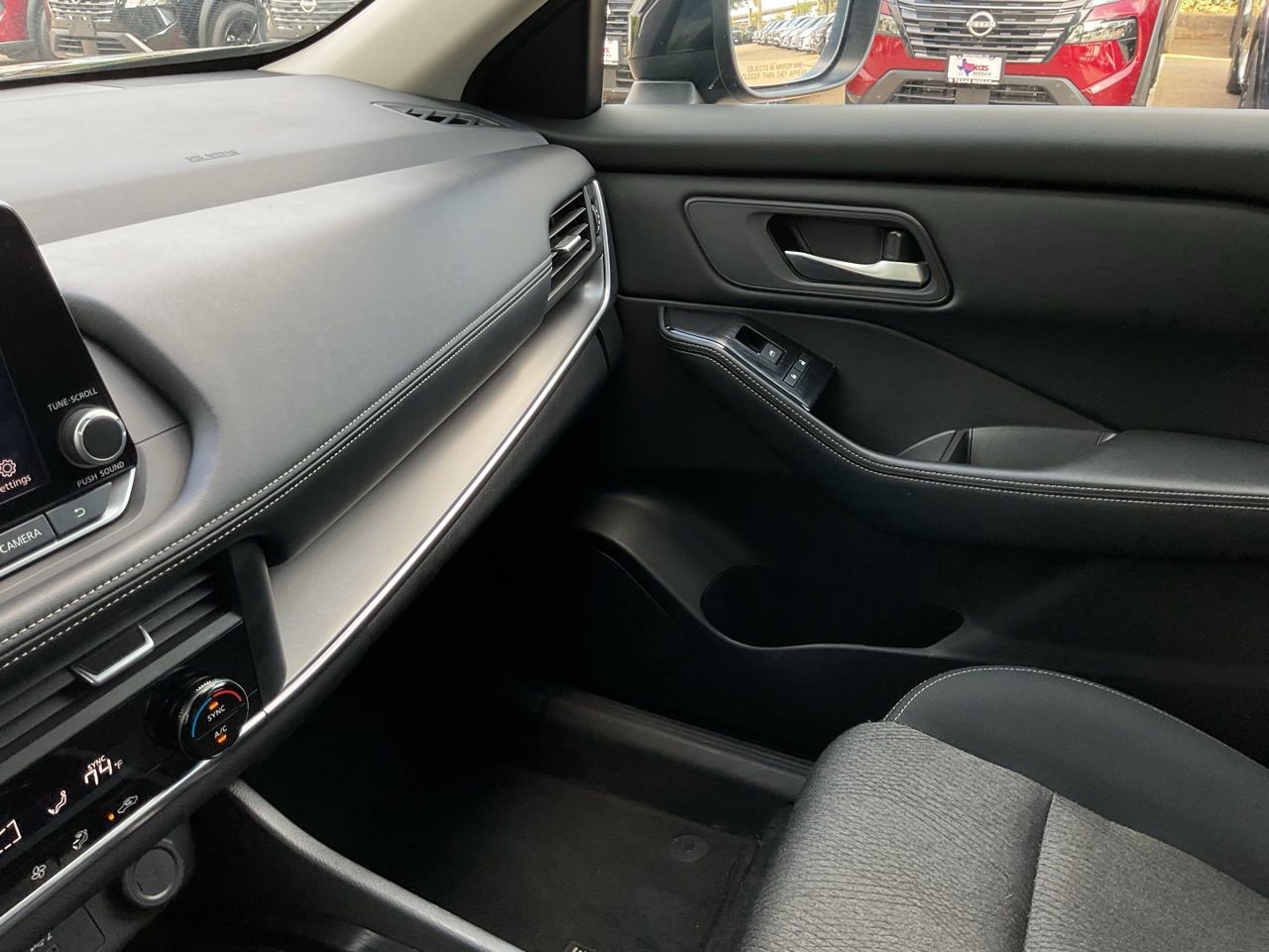 Used 2025 Nissan Rogue SV image 35