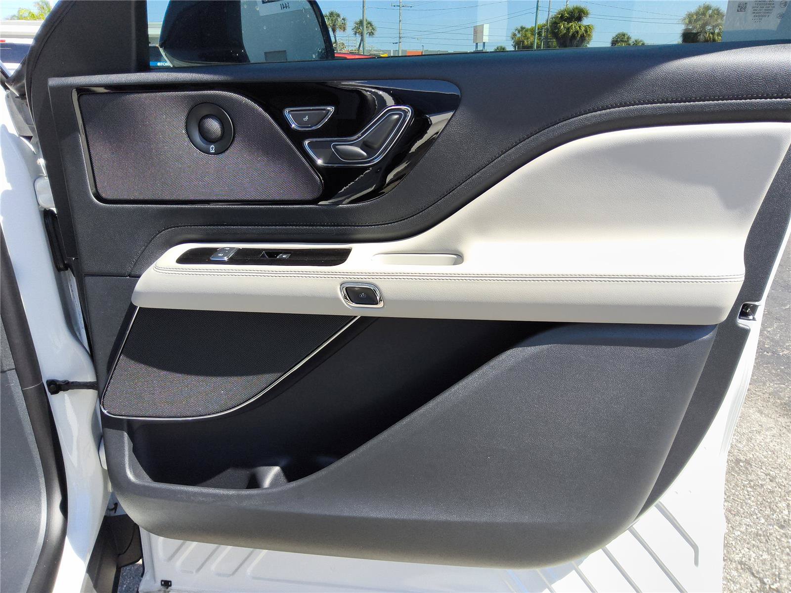New 2026 Lincoln Aviator Reserve RWD image 28
