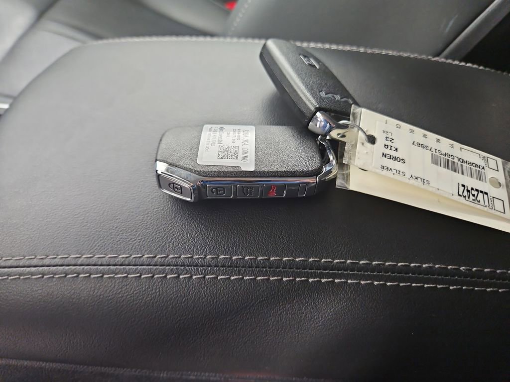 Used 2023 Kia Sorento EX image 29
