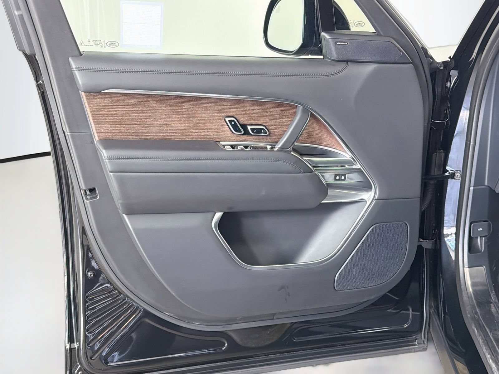 Certified 2024 Land Rover Range Rover SE AWD/4WD image 21