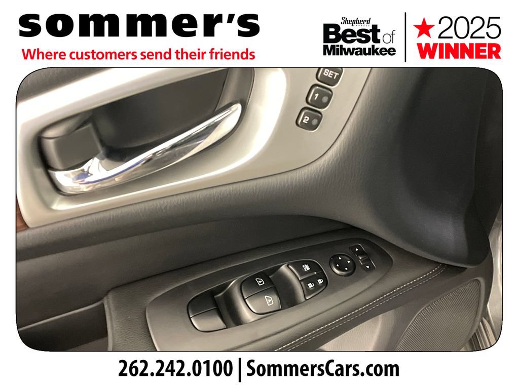 Used 2018 Nissan Pathfinder Platinum AWD/4WD image 11