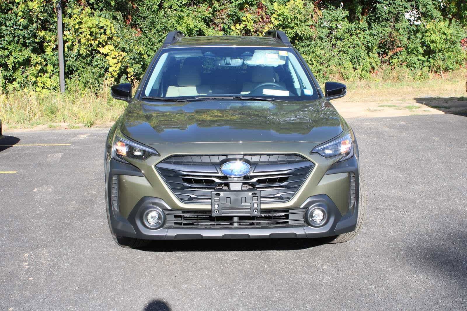 Used 2025 Subaru Outback Premium image 4