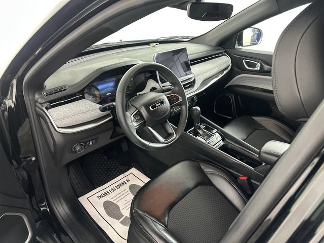 Certified 2023 Jeep Compass Latitude w/ Convenience Group AWD/4WD image 3