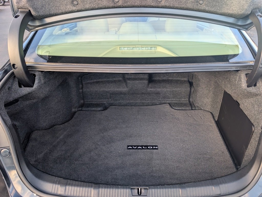 Certified 2015 Toyota Avalon XLE Premium image 17