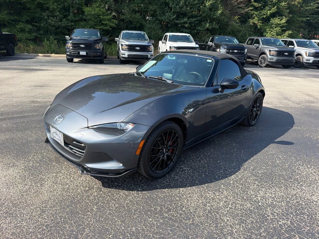 Used 2017 MAZDA MX-5 Miata Club w/ Brembo/BBS Package RWD image 7