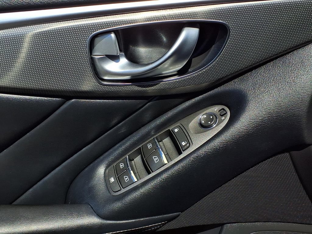 Used 2015 INFINITI Q50 Premium w/ Navigation Package RWD image 16