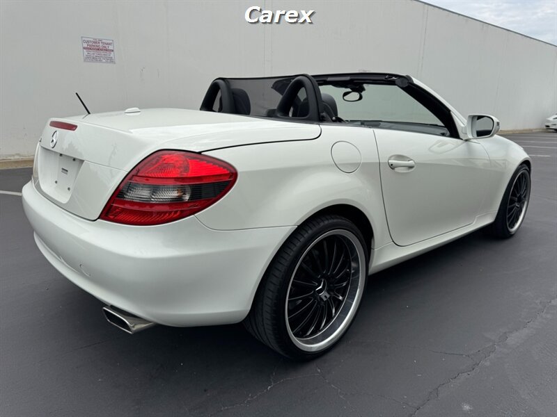 Used 2010 Mercedes-Benz SLK 350 image 19