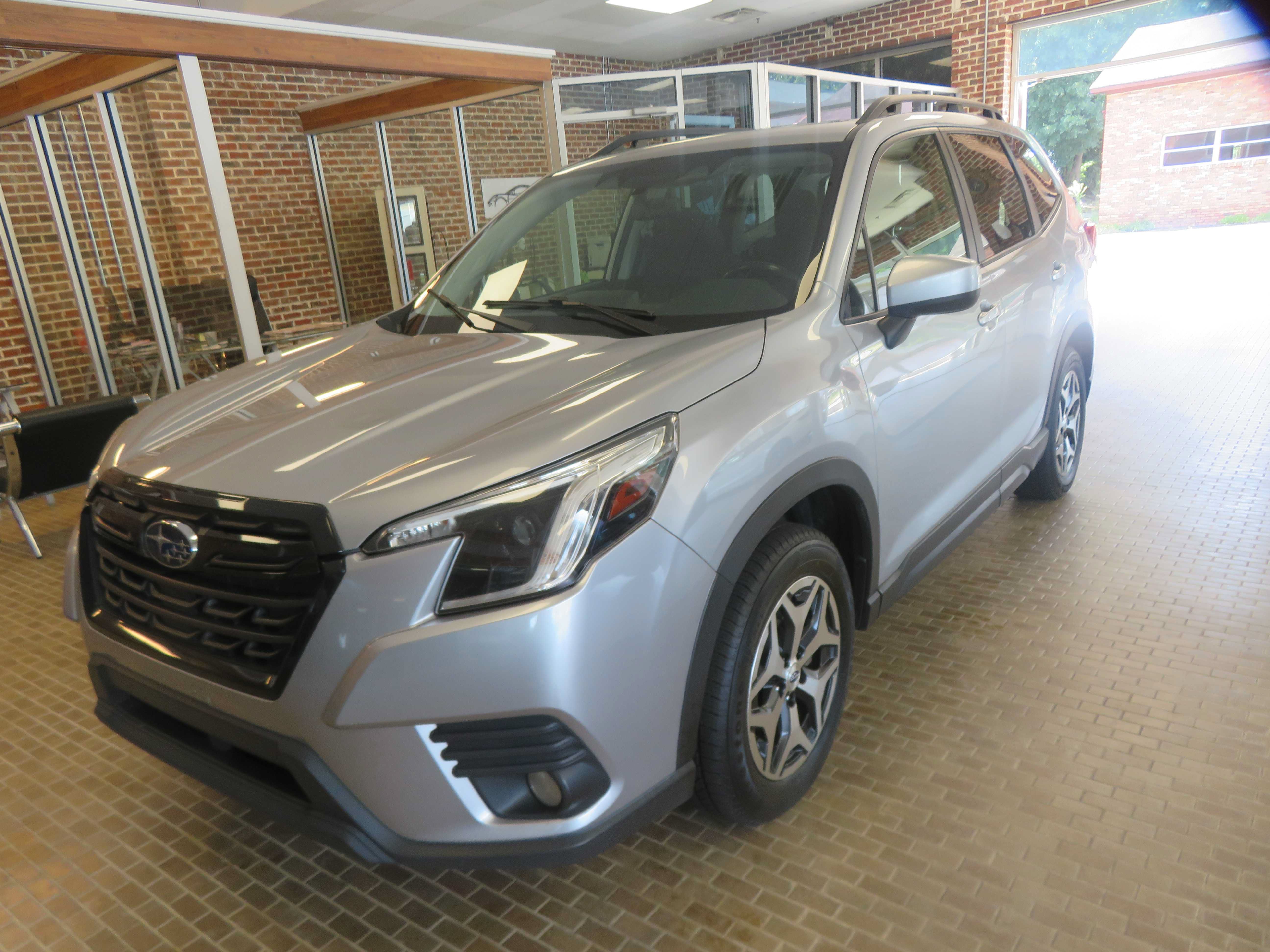 Used 2023 Subaru Forester Premium AWD/4WD image 80